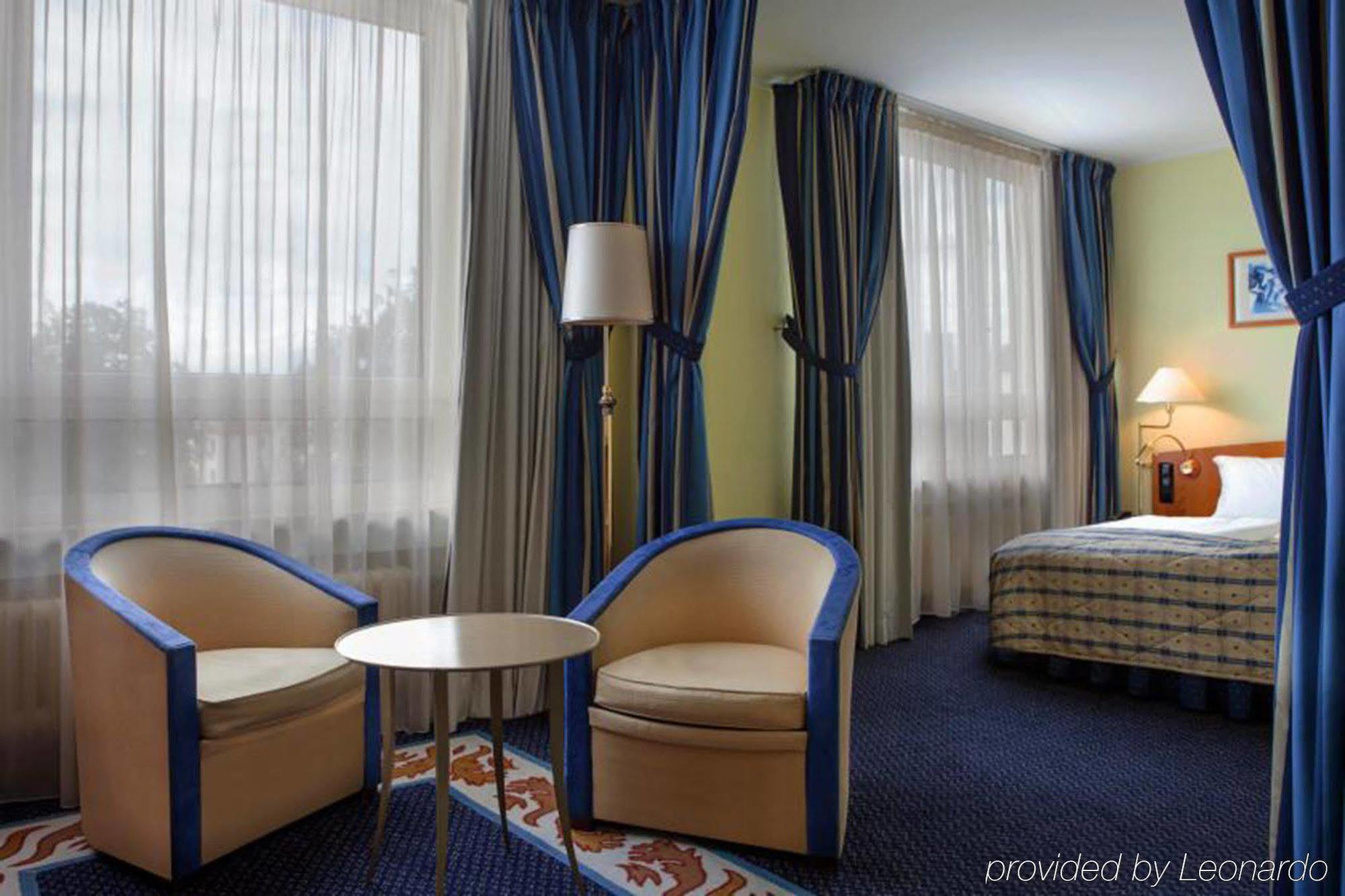 Savigny Frankfurt 4*